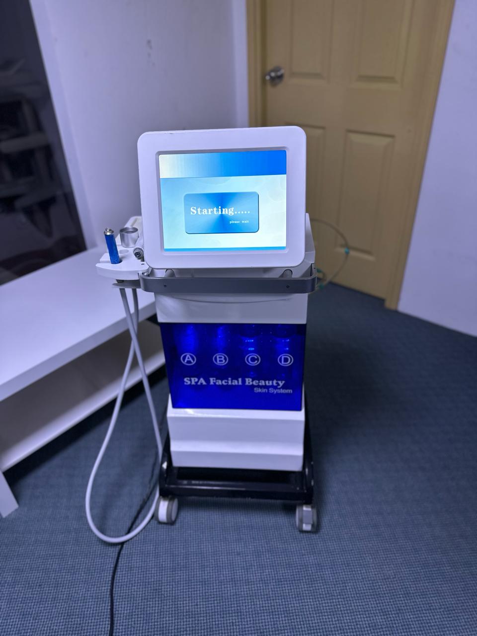 Hydra Facial Machine