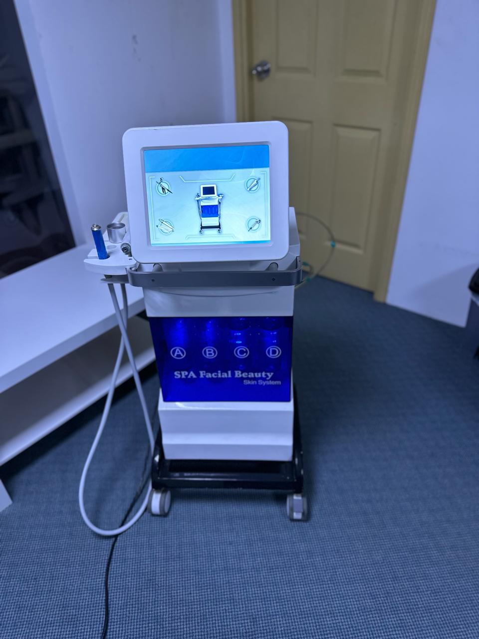 Hydra Facial Machine